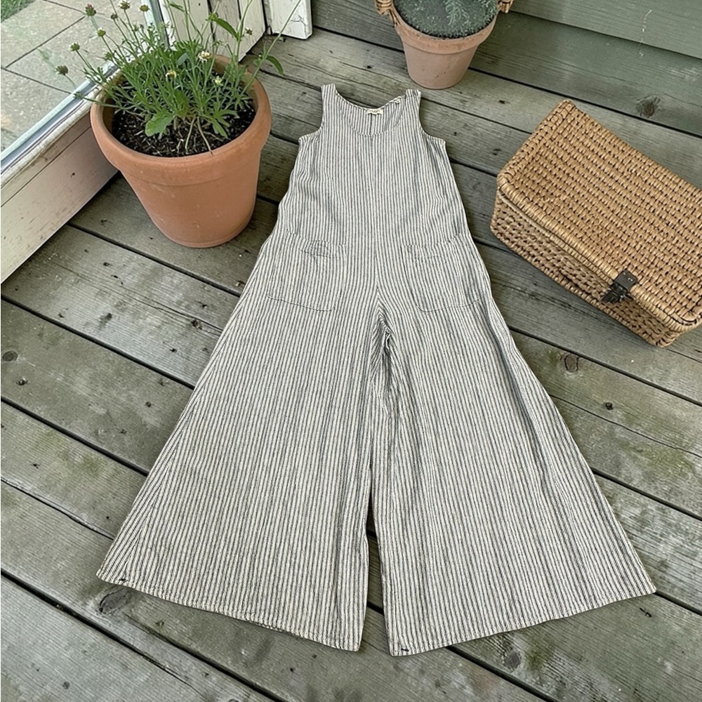 Max Studio Linen Blend Jumpsuit Onesie.
Blue/White Ticking Stripe. Size:Small
